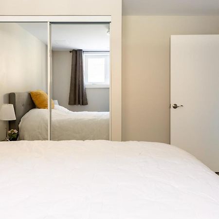 Entire 2 Bedroom Apartment Downtown - U1 Kitchener Ngoại thất bức ảnh