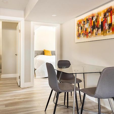 Entire 2 Bedroom Apartment Downtown - U1 Kitchener Ngoại thất bức ảnh