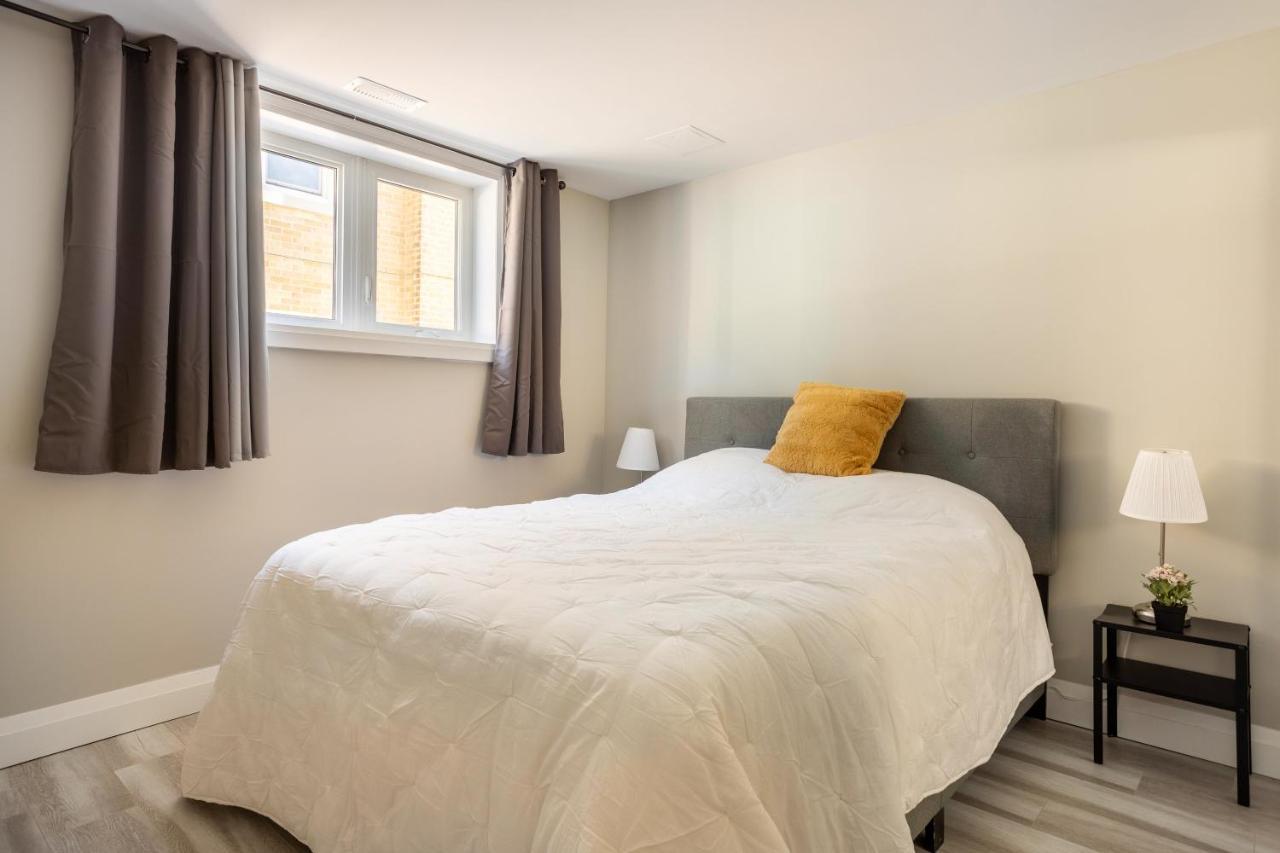 Entire 2 Bedroom Apartment Downtown - U1 Kitchener Ngoại thất bức ảnh